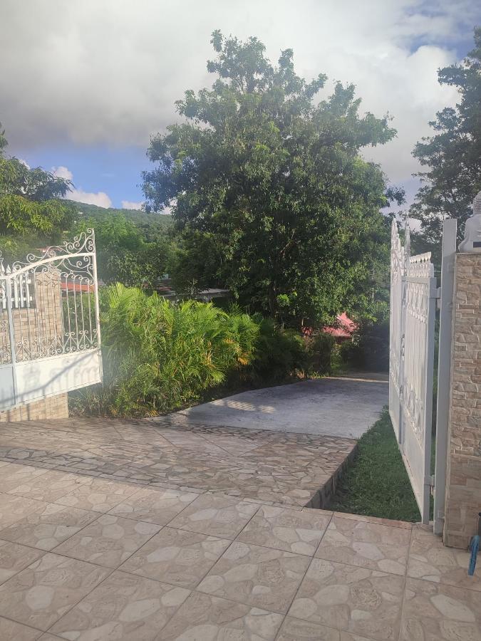 Villa Bebelos Pointe-Noire Exteriör bild